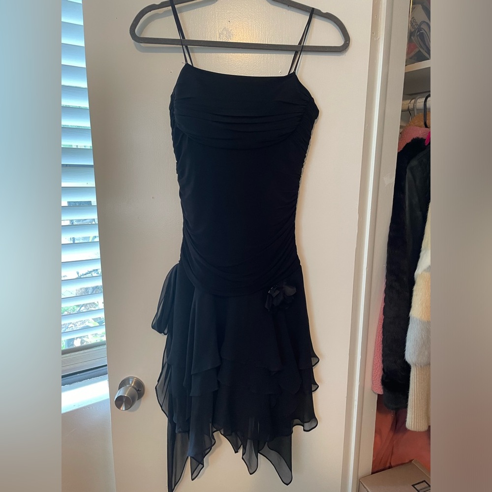 BCBG MAXAZRIA BLACK MINI DRESS